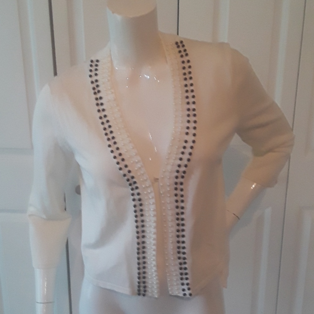 Quarter sleeve beaded sweater